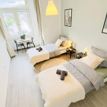 Apartment Bege Homebase *
